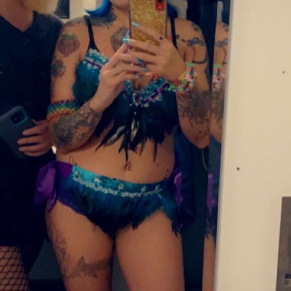 Feather Rave outfit - Picture 3 of 4